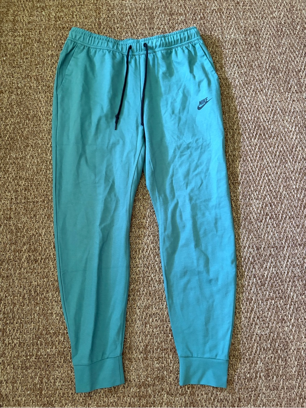 Nike Sportswear Tech Knit Lightweight Joggers Green Men's Size Large FD4503-361